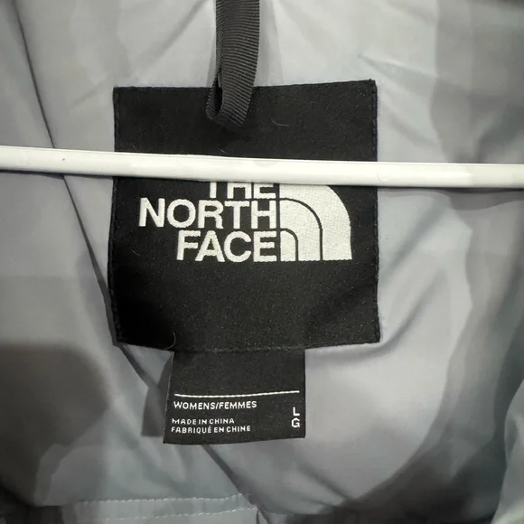 The North Face Women's Nuptse Down Jacket Gray Silver 700 Excellent Condition - Picture 6 of 9